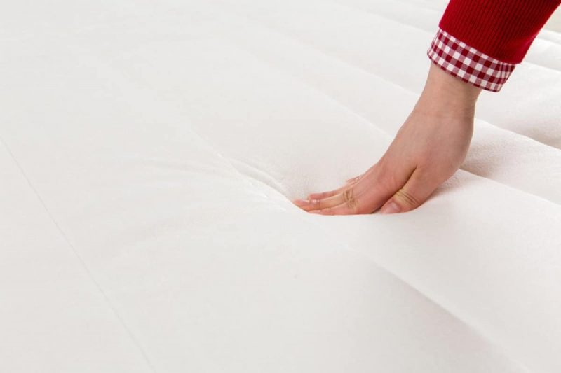 Jak ukládat matraci z paměťové pěny? 4 úžasné kroky!