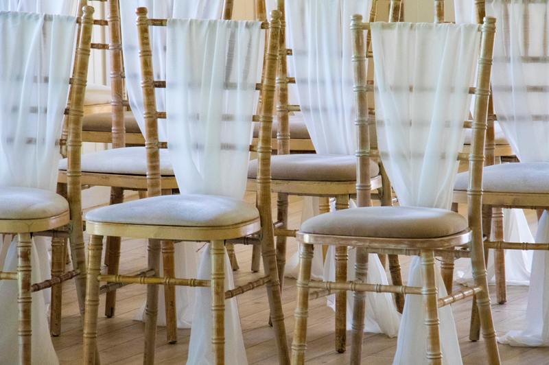 4 snadné kroky k výrobě potahů na svatební židle