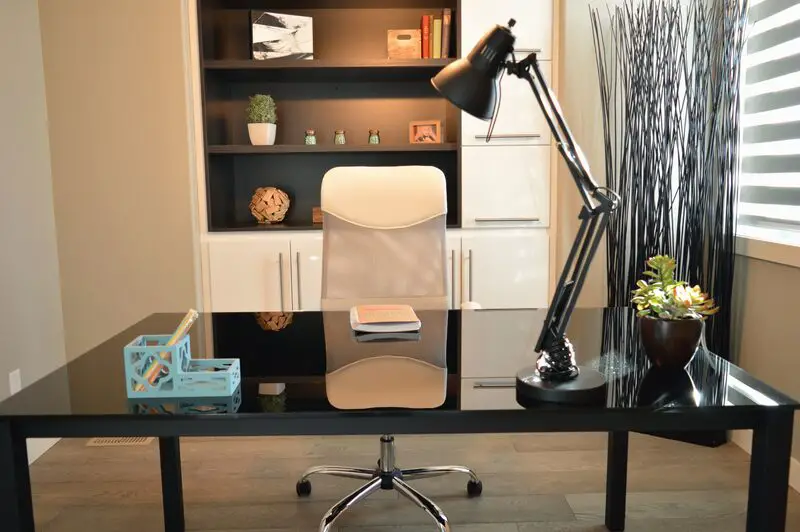 Jak opravit zvednutí kancelářské židle ve 4 užitečných metodách pro kutily