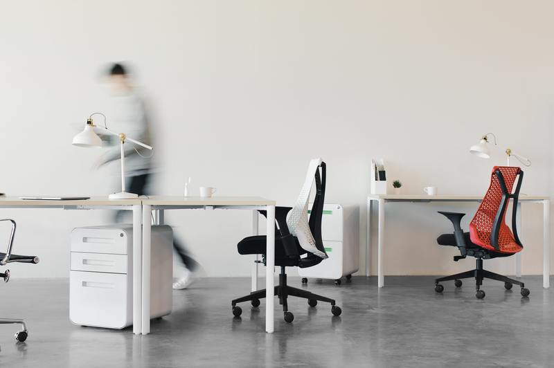 Jak upravit výšku kancelářské židle ve 2 jednoduchých metodách