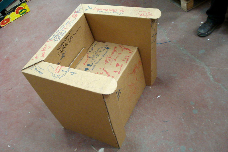 Jak vyrobit židli z kartonové desky: Snadný průvodce ve 3 krocích