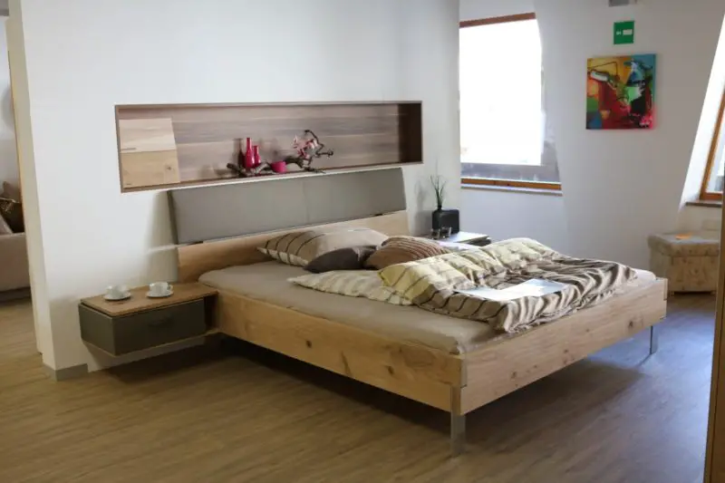 Jak zabránit skřípění dřevěné postele? 5 jednoduchých kroků!