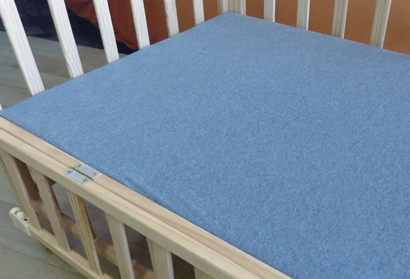 Co je lepší: žerzejová nebo bavlněná tkanina pro dětské kočárkové matrace?