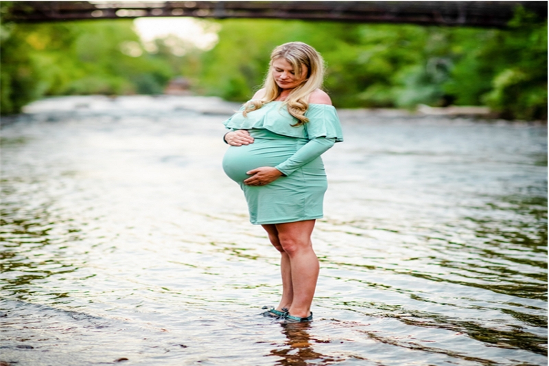 Co nosit pro těhotenské fotky venku