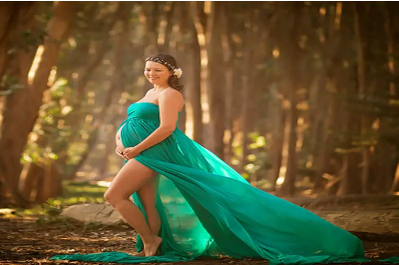 Jak daleko mám být pro těhotenské fotografie? Průvodce pro vás!