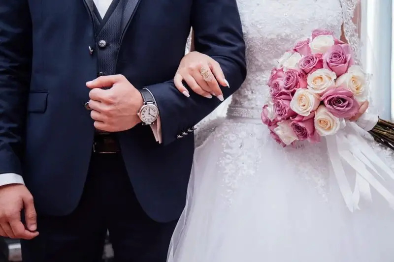 Co dělat se sušenou svatební kyticí: 4 nejlepší nápady