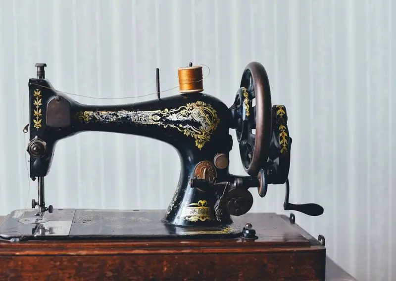 Co je to rotační šicí stroj: Jak to funguje