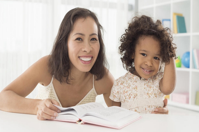 Co napsat do knihy darované miminku při kojení? Nápady