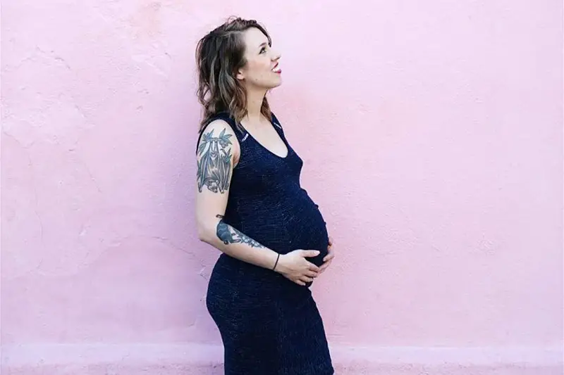 Co nosit těhotenské fotografie: Perfektní těhotenský šatník