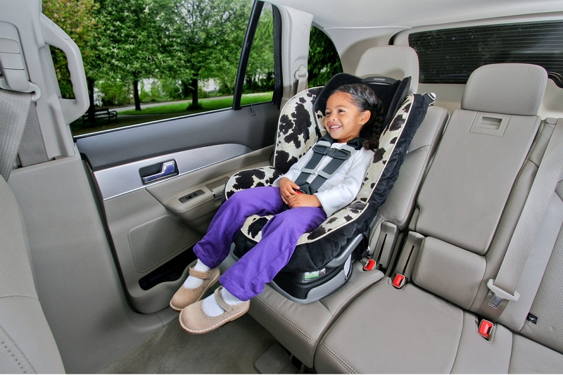 Jak dlouho by mělo být dítě v autosedačce při řízení? Přečti si tohle!