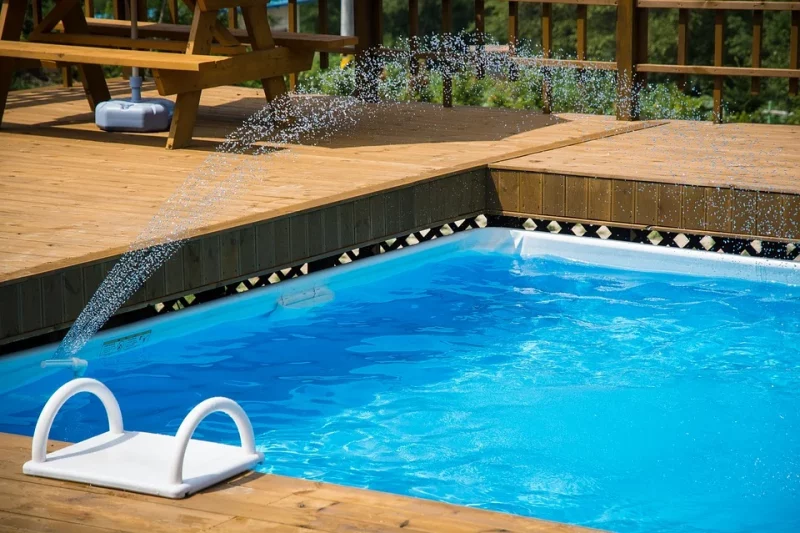 Jak horký může být ohřívač bazénu? 2 faktory ovlivňující jeho účinnost!