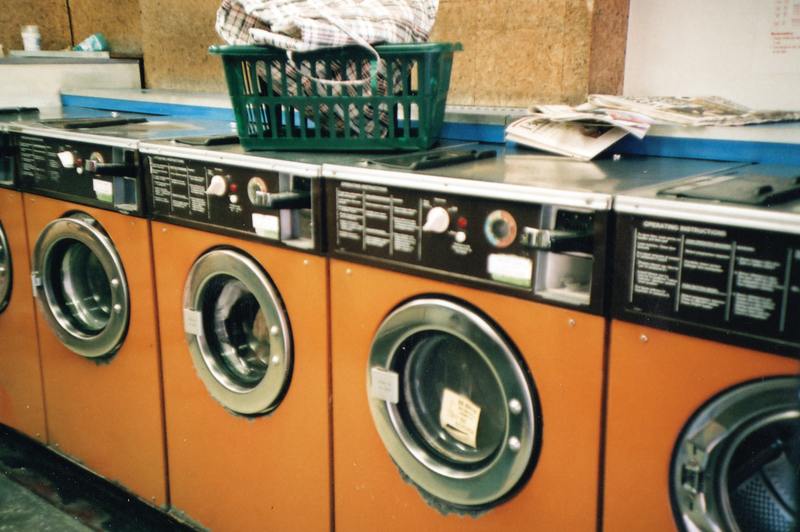 Jak odstranit plíseň z pračky s předním plněním: 3 snadné kroky