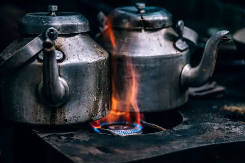 Jak odstranit spálený cukr na plynovém sporáku? 6 snadných způsobů!