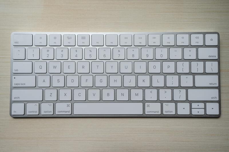 Jak opravit vodou poškozenou klávesnici pomocí 4 jednoduchých kutilských kroků