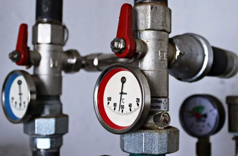 Jak otestovat termostat ohřívače vody? 3 snadné kroky!