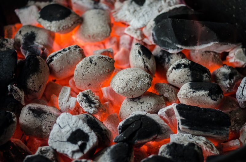 Jak používat kamna na uhlí? Bezpečnostní tipy a instalace