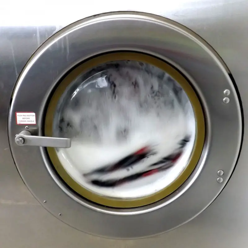 Jak používat lusky v pračce? 3 snadné kroky!