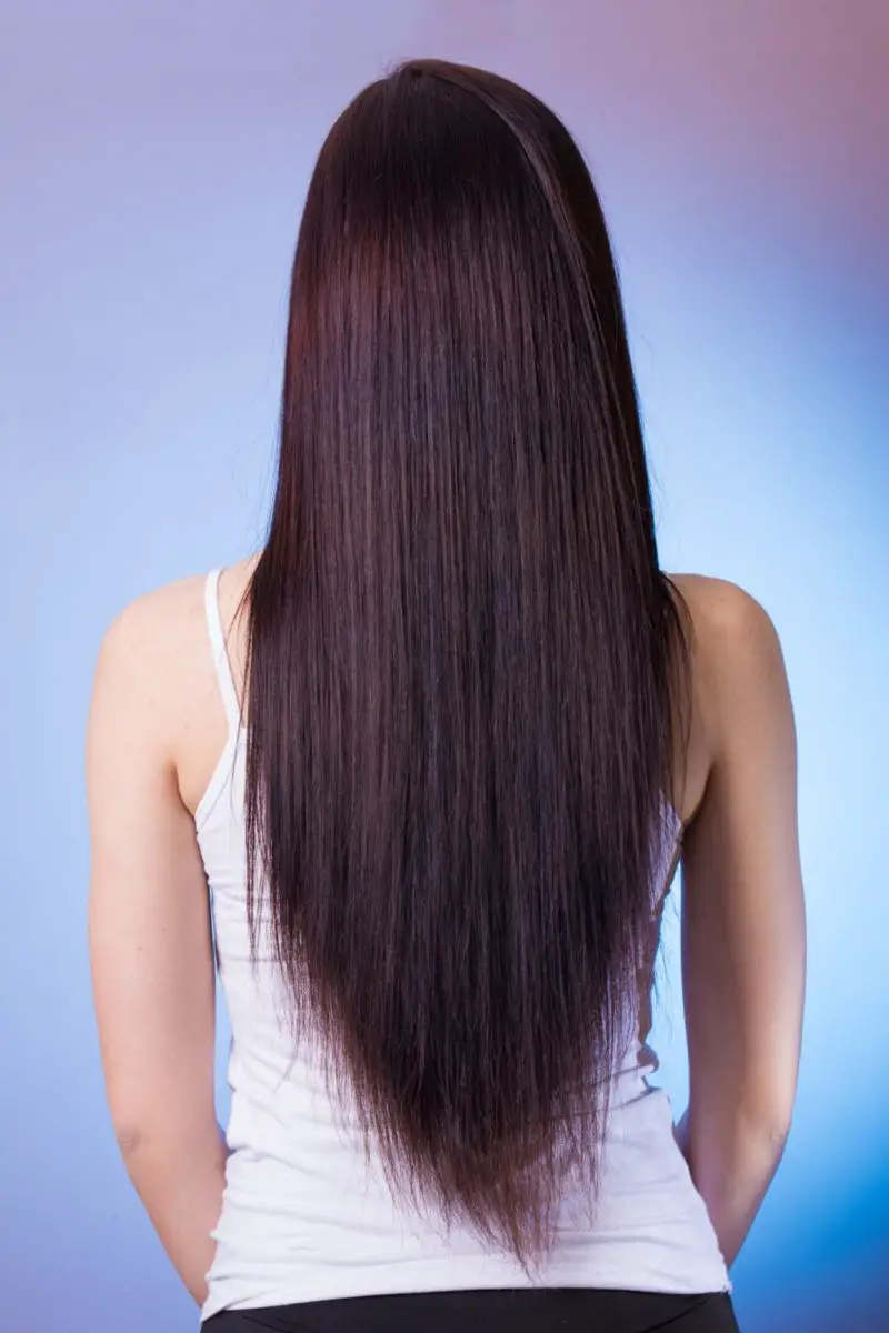 Jak používat vysoušeč vlasů k narovnání vlasů? 5 úžasných kroků