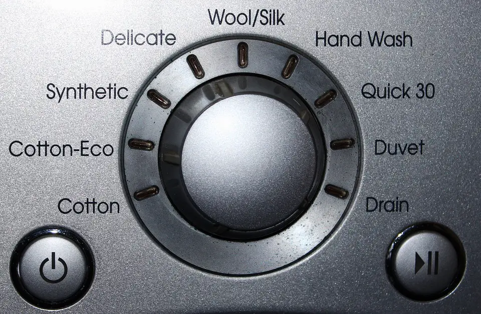 Jak resetovat pračku Whirlpool? 3 úžasné metody!