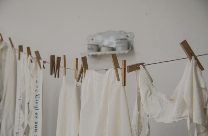 Jak vybělit prádlo v pračce s předním plněním? 6 úžasných kroků!