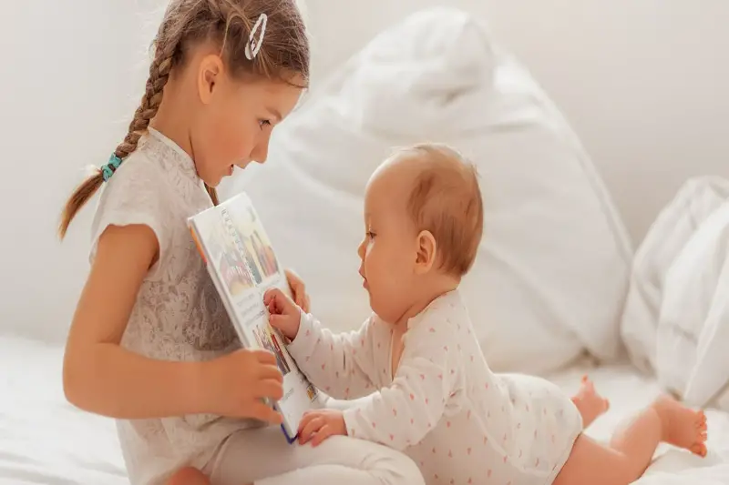 Jak vyrobit kojeneckou knihu návštěv