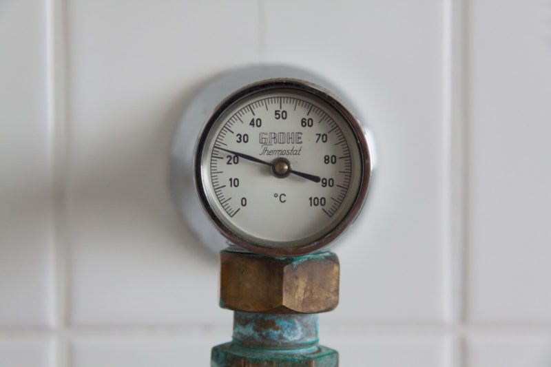 Jaká je teplota C na ohřívači vody? 3 faktory