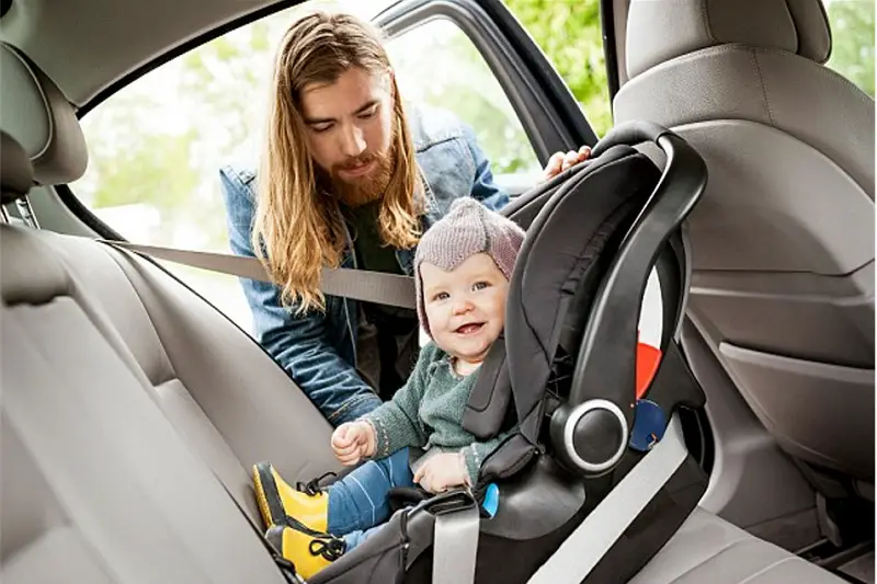 Kdy dítě přeroste z dětského auta? Povinná četba pro maminky