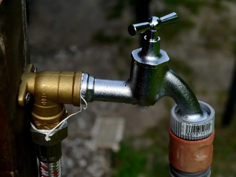 Jak odstranit zaseknutý ohřívač vody? 4 snadné kroky!