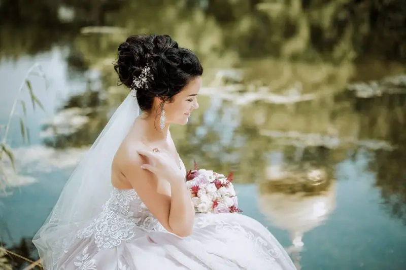 Kde koupit svatební šaty Pronovias: cena a další